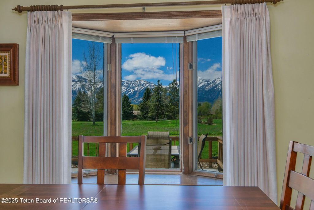 6275 N ASPEN Drive, Jackson, WY 83001 photo 2