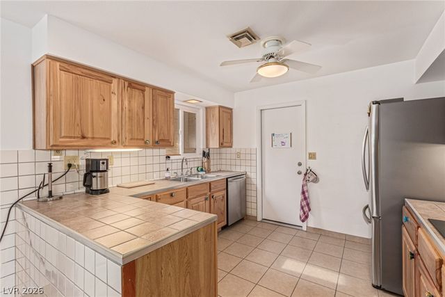 622 East Fairway Road, Henderson, NV 89015