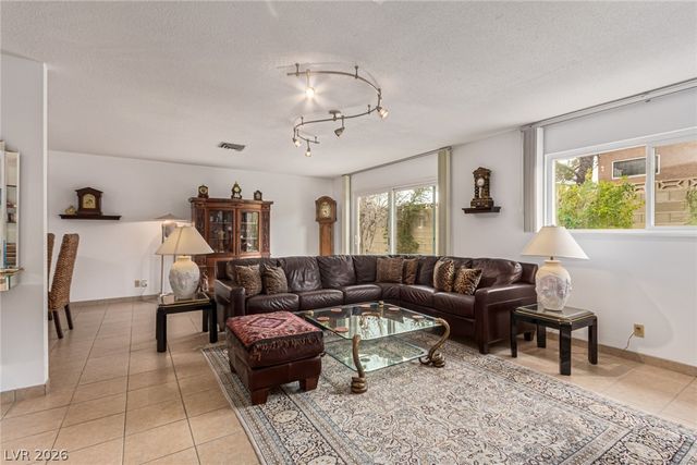 622 East Fairway Road, Henderson, NV 89015