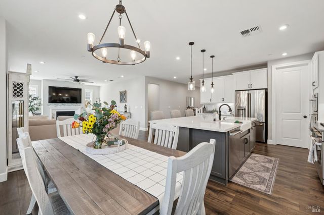 95 Jagla St, Cotati, CA 94931