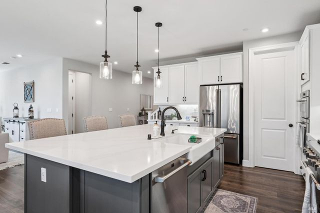 95 Jagla St, Cotati, CA 94931