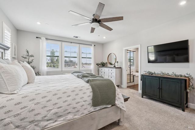 95 Jagla St, Cotati, CA 94931