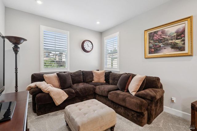 95 Jagla St, Cotati, CA 94931