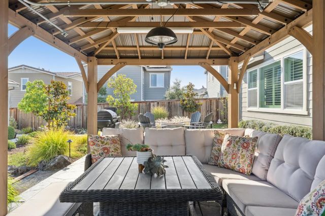 95 Jagla St, Cotati, CA 94931