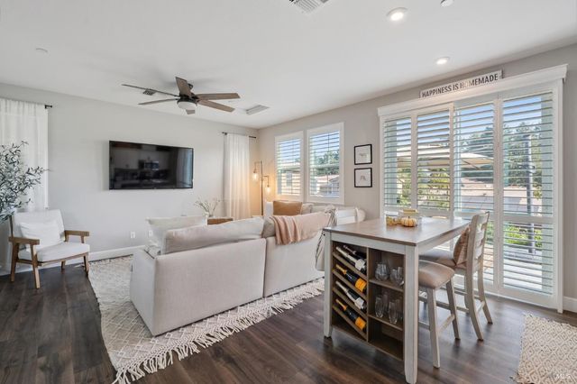 95 Jagla St, Cotati, CA 94931