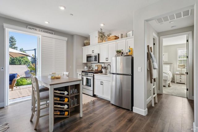 95 Jagla St, Cotati, CA 94931