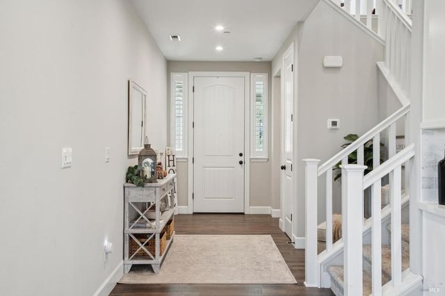 95 Jagla St, Cotati, CA 94931