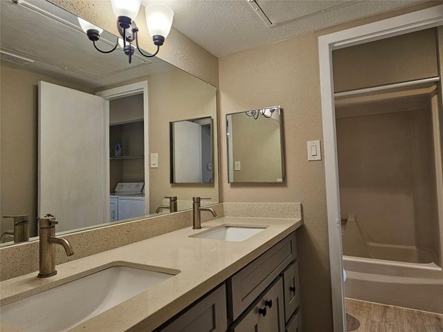 2822 S Bartell Dr Drive 5, Houston, TX 77054