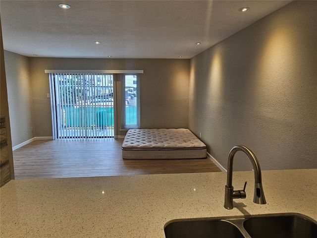 2822 S Bartell Dr Drive 5, Houston, TX 77054