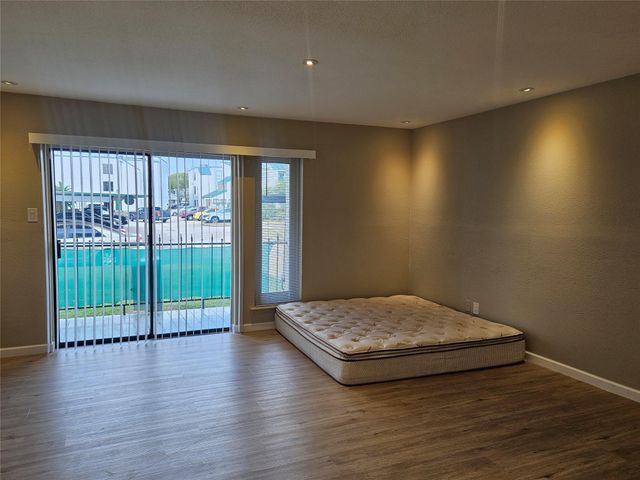 2822 S Bartell Dr Drive 5, Houston, TX 77054