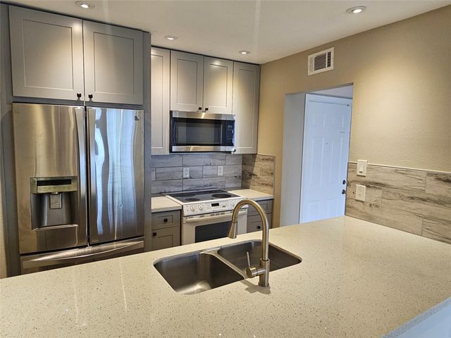 2822 S Bartell Dr Drive 5, Houston, TX 77054