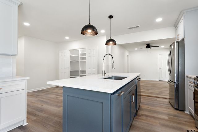 1221 Mockingbird Lane, Tyler, TX 75701