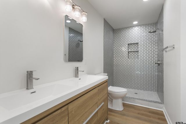 1221 Mockingbird Lane, Tyler, TX 75701