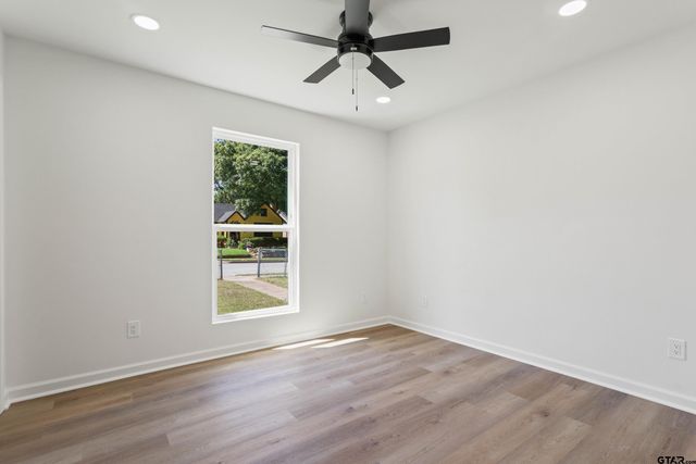 1221 Mockingbird Lane, Tyler, TX 75701