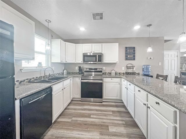 81 Santar Loop, Surfside Beach, TX 77541