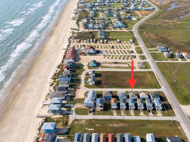 81 Santar Loop, Surfside Beach, TX 77541
