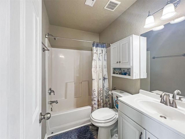 81 Santar Loop, Surfside Beach, TX 77541