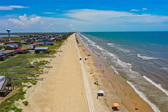 81 Santar Loop, Surfside Beach, TX 77541