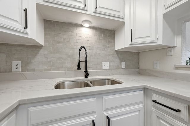 2527 Shady Ridge Drive, Bedford, TX 76021