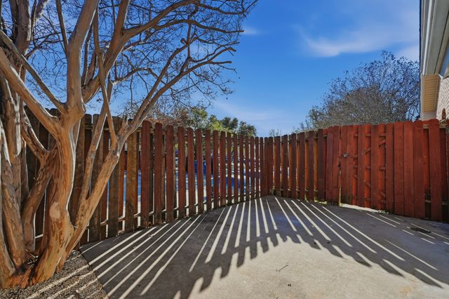 2527 Shady Ridge Drive, Bedford, TX 76021