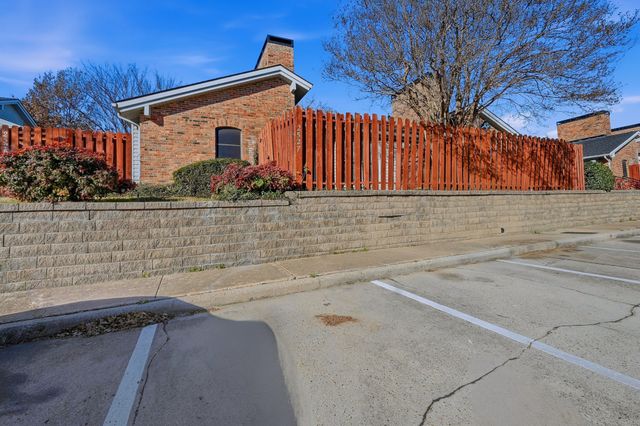 2527 Shady Ridge Drive, Bedford, TX 76021