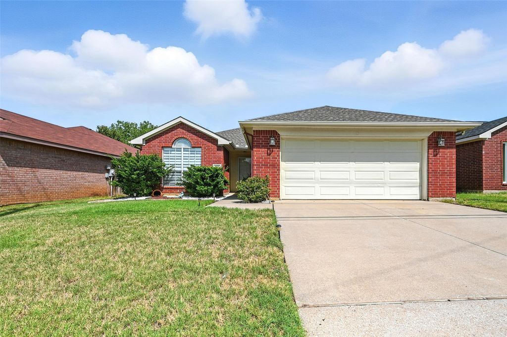1455 Morrison Drive, Fort Worth, TX 76112