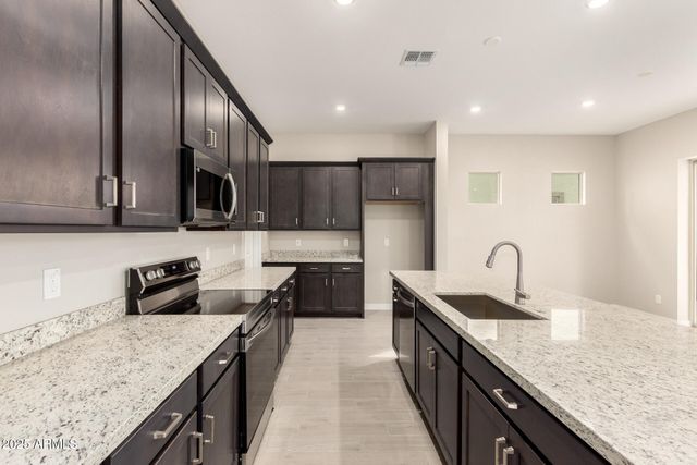 526 N 89TH Street, Mesa, AZ 85207