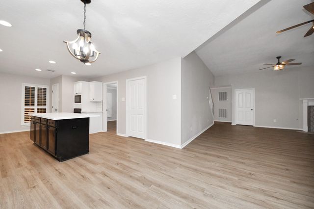 1410 Long View Drive, Pearland, TX 77581