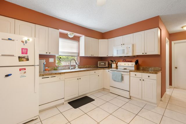 306 18th Avenue N, Lake Worth Beach, FL 33460