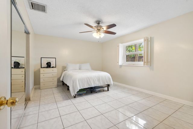 306 18th Avenue N, Lake Worth Beach, FL 33460