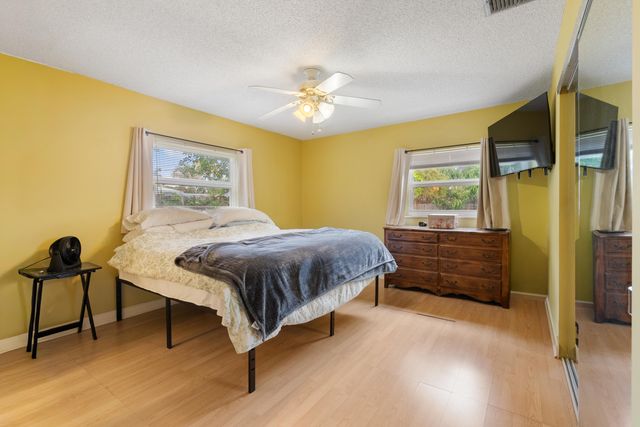 306 18th Avenue N, Lake Worth Beach, FL 33460