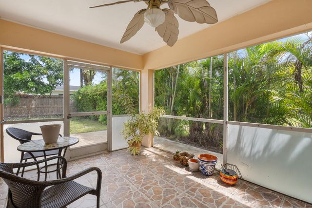 306 18th Avenue N, Lake Worth Beach, FL 33460