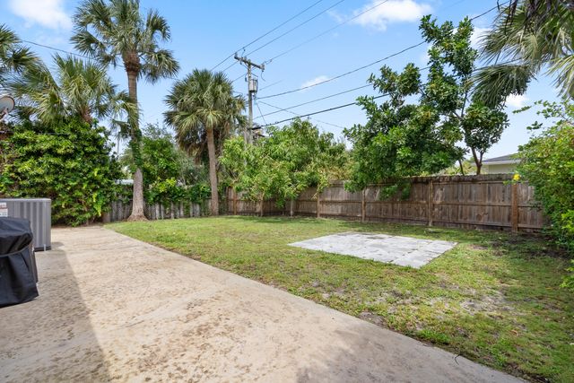 306 18th Avenue N, Lake Worth Beach, FL 33460
