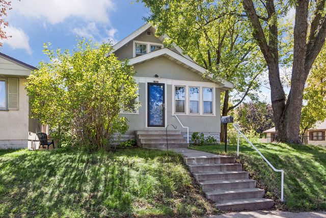 1960 Ivy Avenue E, Saint Paul, MN 55119