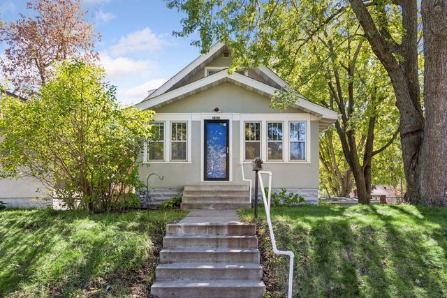 1960 Ivy Avenue E, Saint Paul, MN 55119