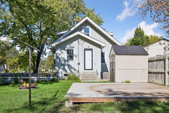 1960 Ivy Avenue E, Saint Paul, MN 55119