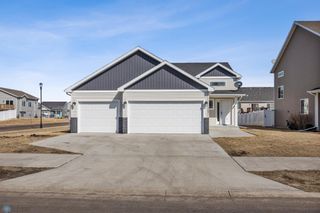 5891 59th Avenue S, Fargo, ND 58104