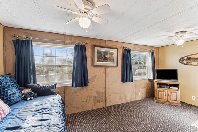 276 Center Point Drive, Montezuma, IA 50171