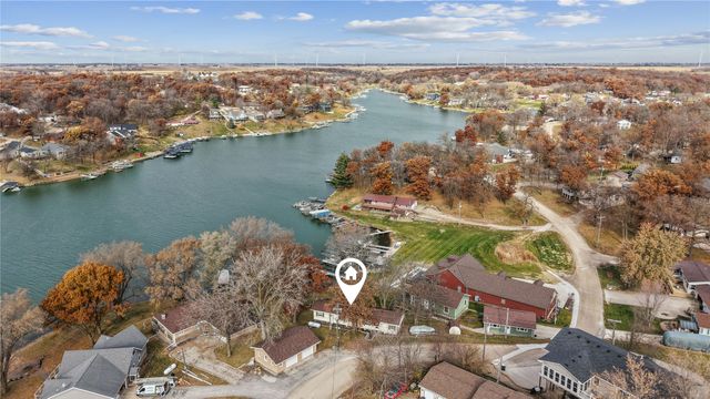 276 Center Point Drive, Montezuma, IA 50171