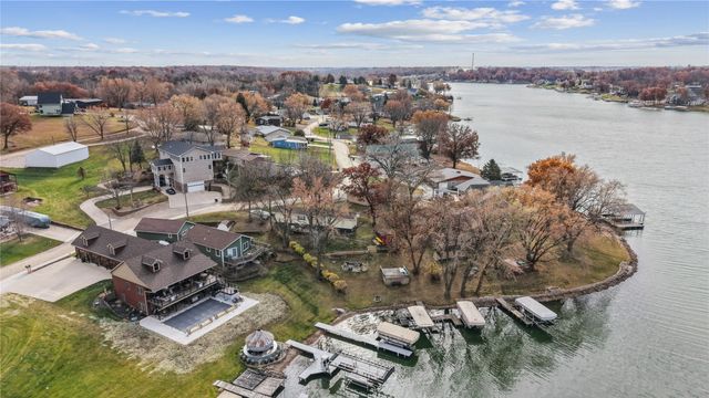 276 Center Point Drive, Montezuma, IA 50171