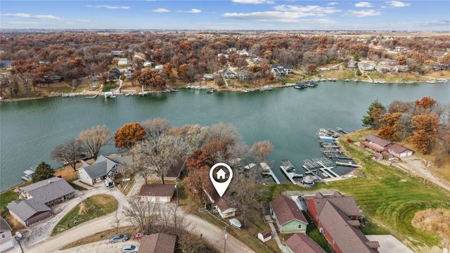 276 Center Point Drive, Montezuma, IA 50171