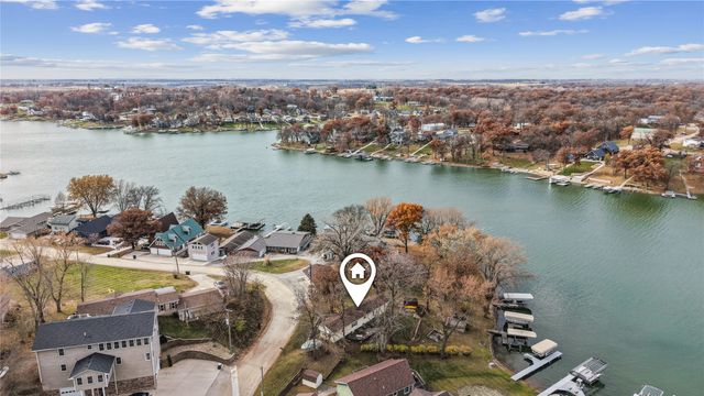 276 Center Point Drive, Montezuma, IA 50171