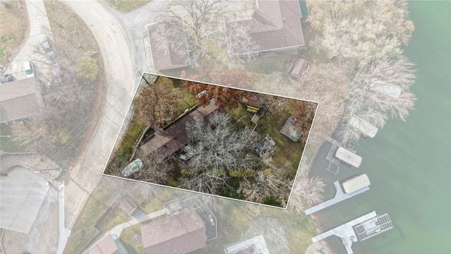 276 Center Point Drive, Montezuma, IA 50171