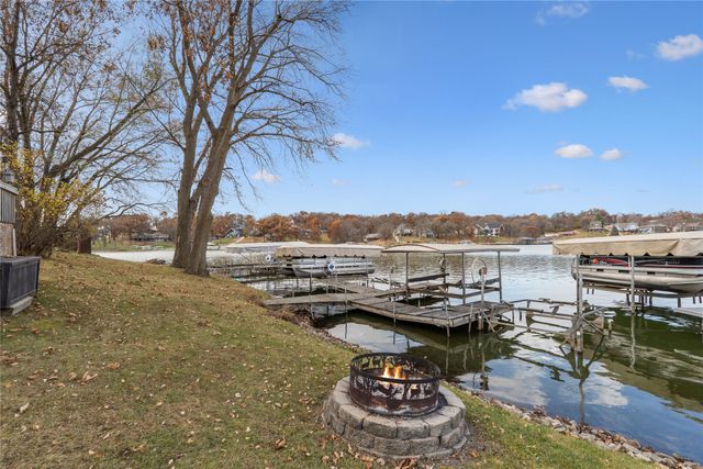 276 Center Point Drive, Montezuma, IA 50171