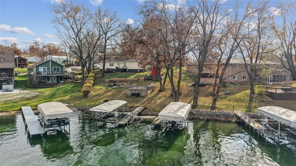 276 Center Point Drive, Montezuma, IA 50171