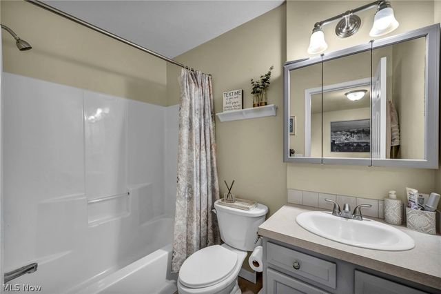 59 Joplin Drive, Akron, OH 44319