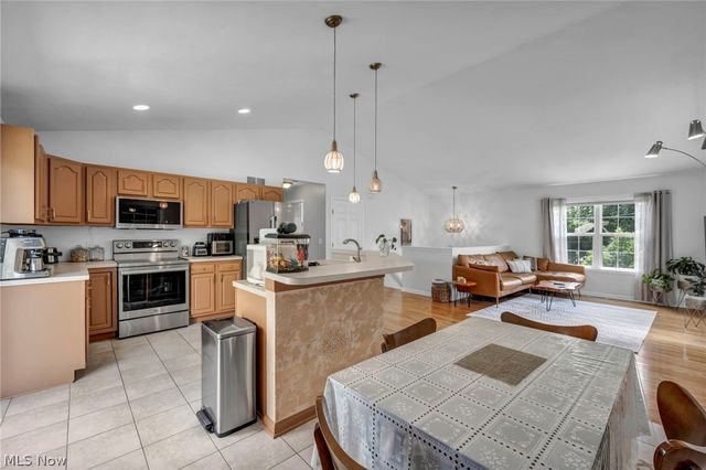 59 Joplin Drive, Akron, OH 44319