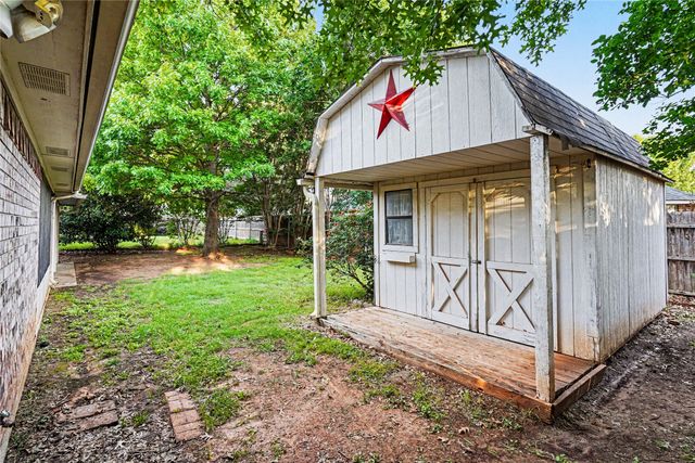 1504 Clover Lane, Granbury, TX 76048