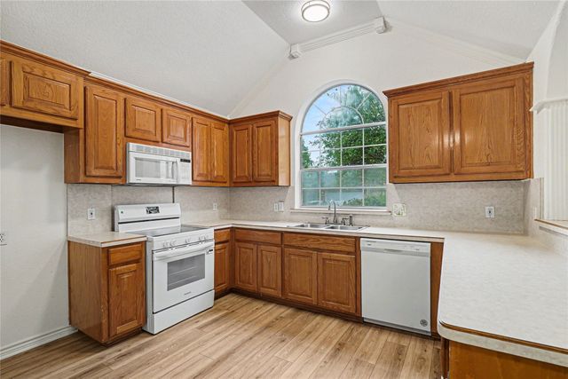 1504 Clover Lane, Granbury, TX 76048