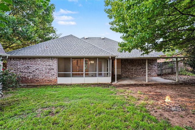 1504 Clover Lane, Granbury, TX 76048